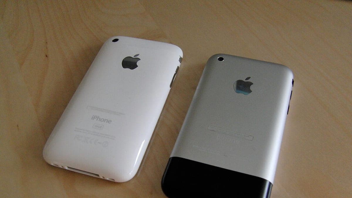 Cracked iPhone Back Glass? Why You Should Fix It
